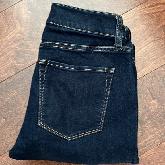 Banana Republic Petite Skinny Fit Jeans. Size 24/00Petite. - Picture 4 of 4